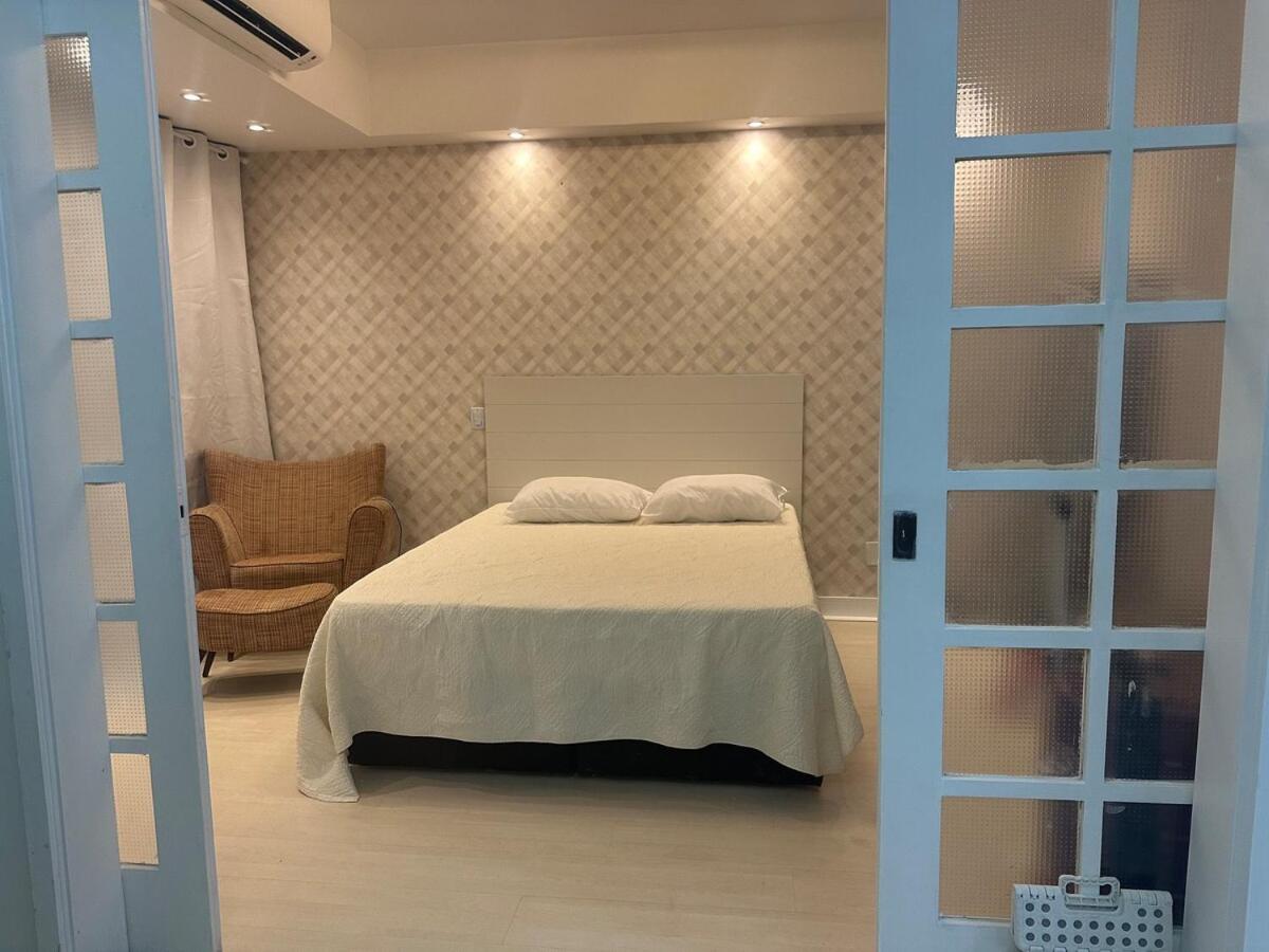 Beachfront Resort 2 Bedrooms 7 Guests - avenida Lúcio Costa - ideal para famílias e grupo de amigos - Chambres d'hôtes Rio de Janeiro