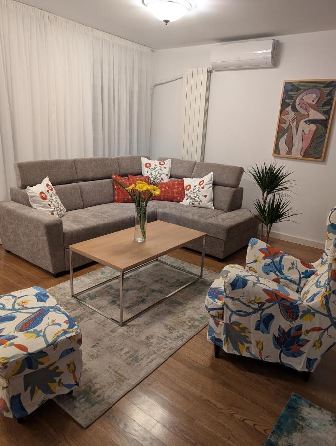 Nova Vracar - Luxury Apartment & Private Parking - Chambres d'hôtes Belgrade