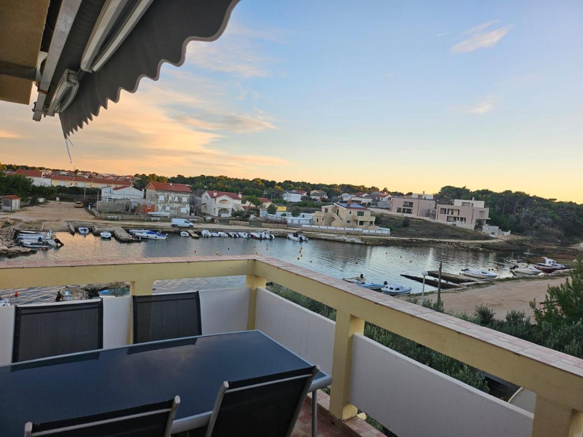 Apartman Snježana Liverić - Bed and Breakfast Vir