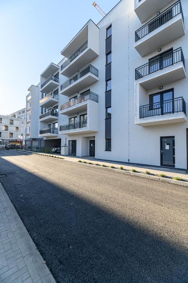 Eden Coresi Apartment With Free Private Parking - B&B Braşov
