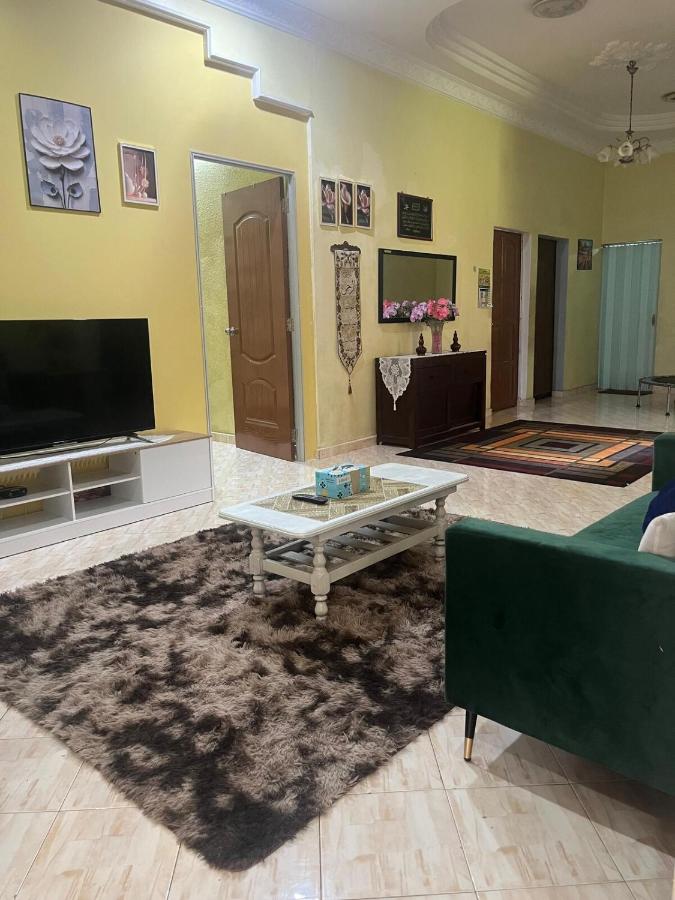 Homestay Teratak Kasih Nizman - Ferienwohnung Kota Bahru