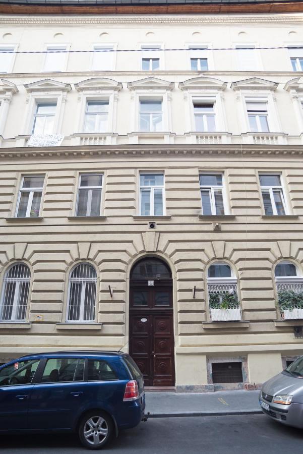 Large Studio - 1072 Nyár street 5.