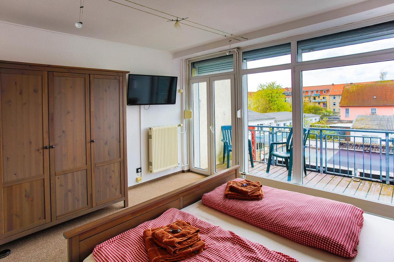 One-Bedroom Apartment with Balcony Fritz-Reuter-Str. 35