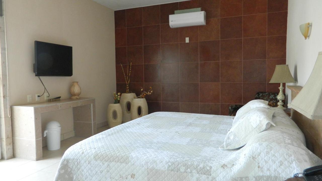 Condo Deluxe with Kitchen