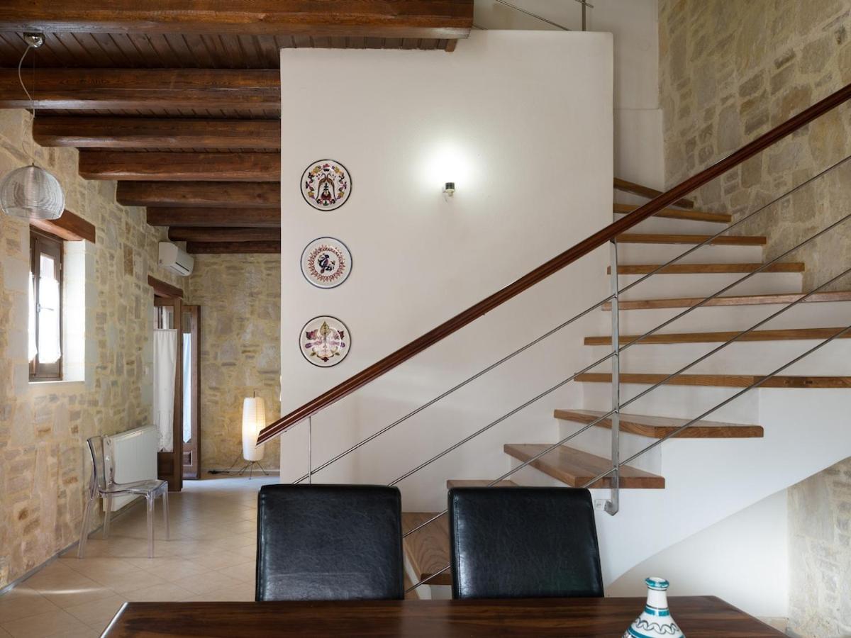 3-Min Drive to Kalyves Beach, Stone Home with Private Pool in Armenoi Center - B&B Arménoi