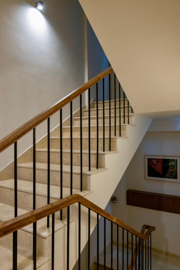 Habitat Suites - Apartamente moderne cu parcare si terasa - Chambres d’hôtes Craiova