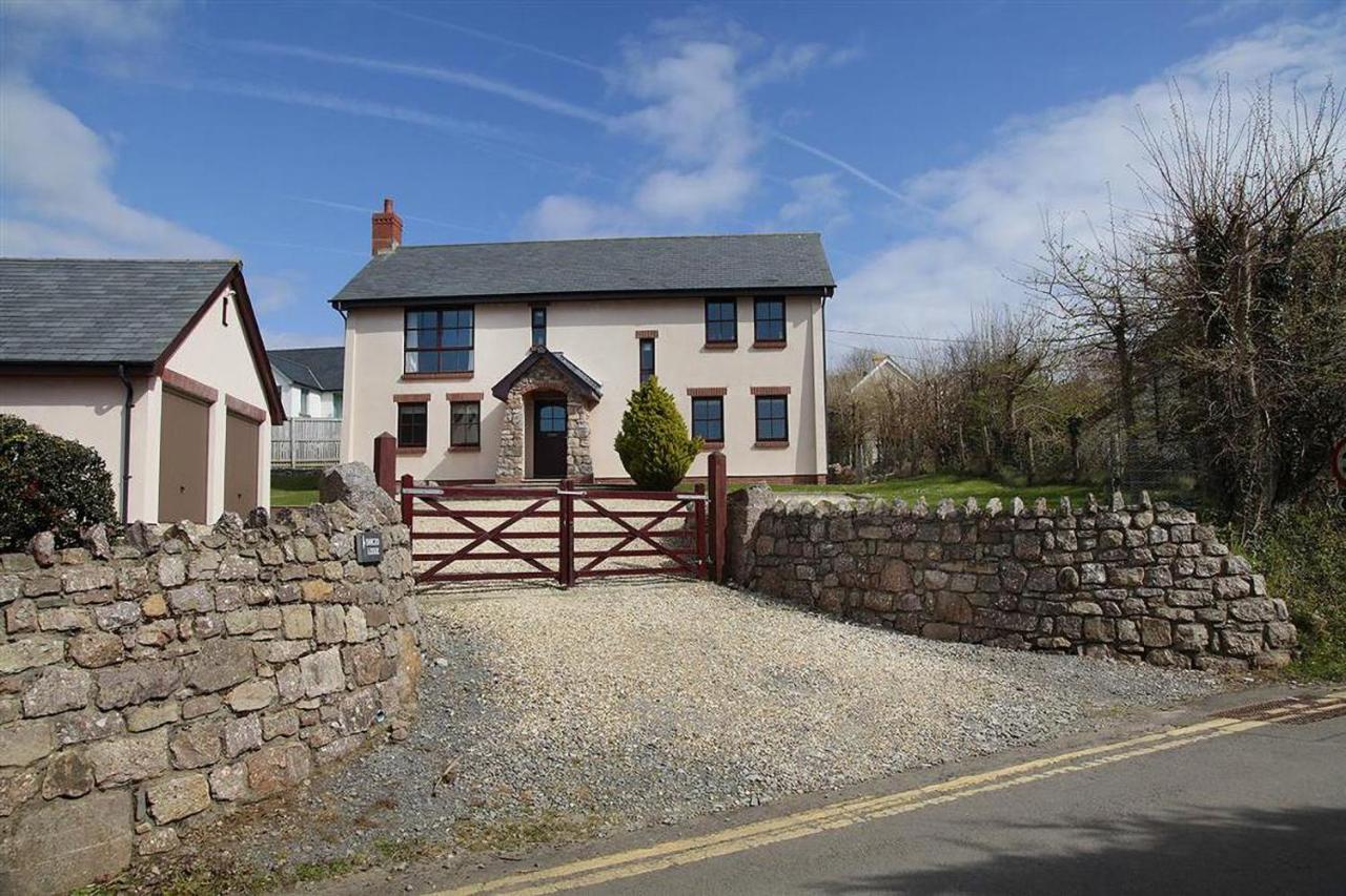 4 Bed in Gower oc-hh151 - Bed and Breakfast Llangennith