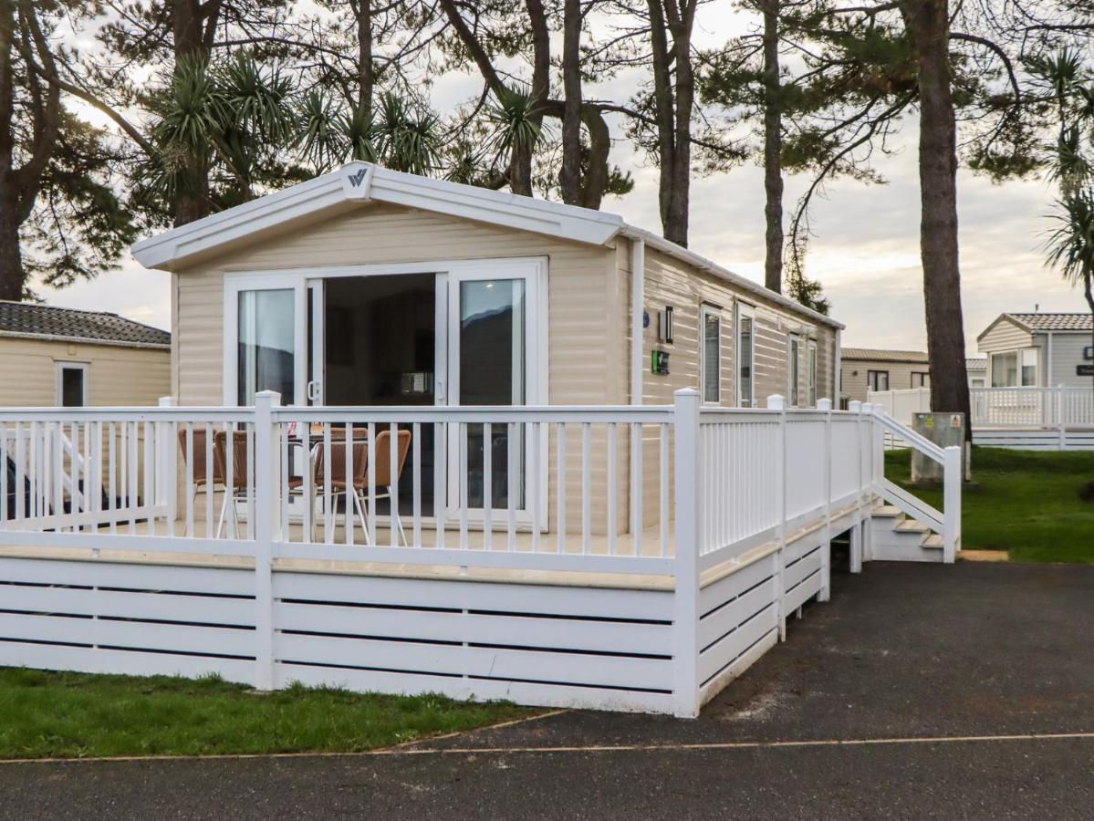 Caravan A10 at Landscove Holiday Park - Chambres d'hôtes Brixham