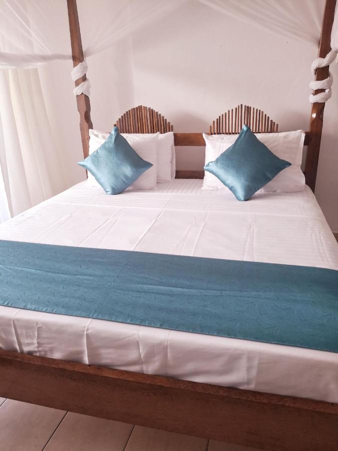 Lily Beachview Studio in Diani - B&B Diani Beach