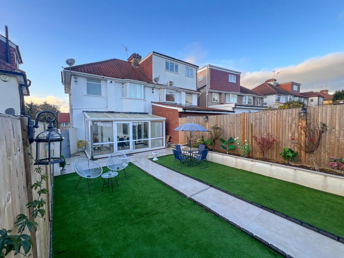 4Bed House with parking and GYM in London Edgware - B&B Edgware