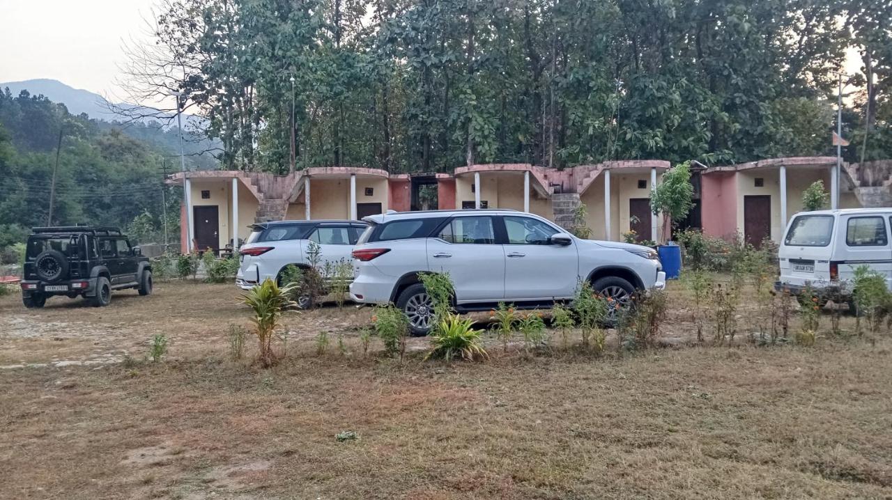 Corbett Jungle Inn,Riverside Forest Camp ,,Muhan,Dhikala Range opposite Mohan Eco Safari Zone Jim Corbett National Park, Ramnagar - B&B Ramnagar