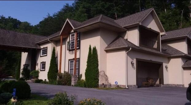 Splash in the Smokys ! - B&B Sevierville