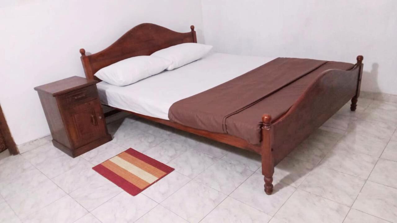 Camera Matrimoniale con Vista Giardino