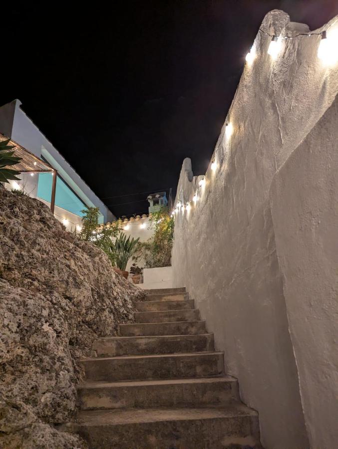 Villa La Roca - A fusion of modern and typical Andalucian architecture - Chambres d’hôtes Montecorto