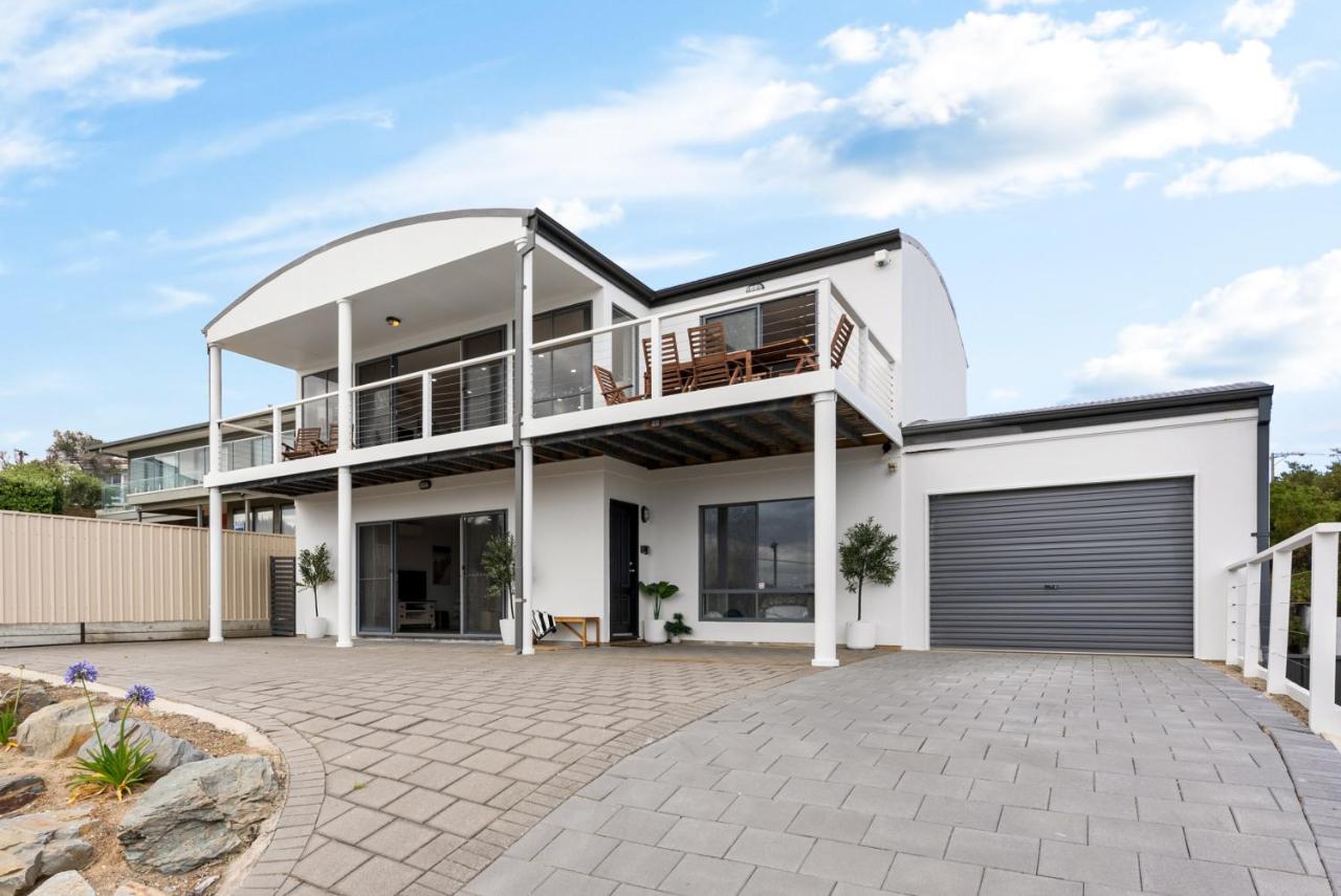 Hazel Beach House - Ocean Views & Coastal Charm - Bed and Breakfast Goolwa South