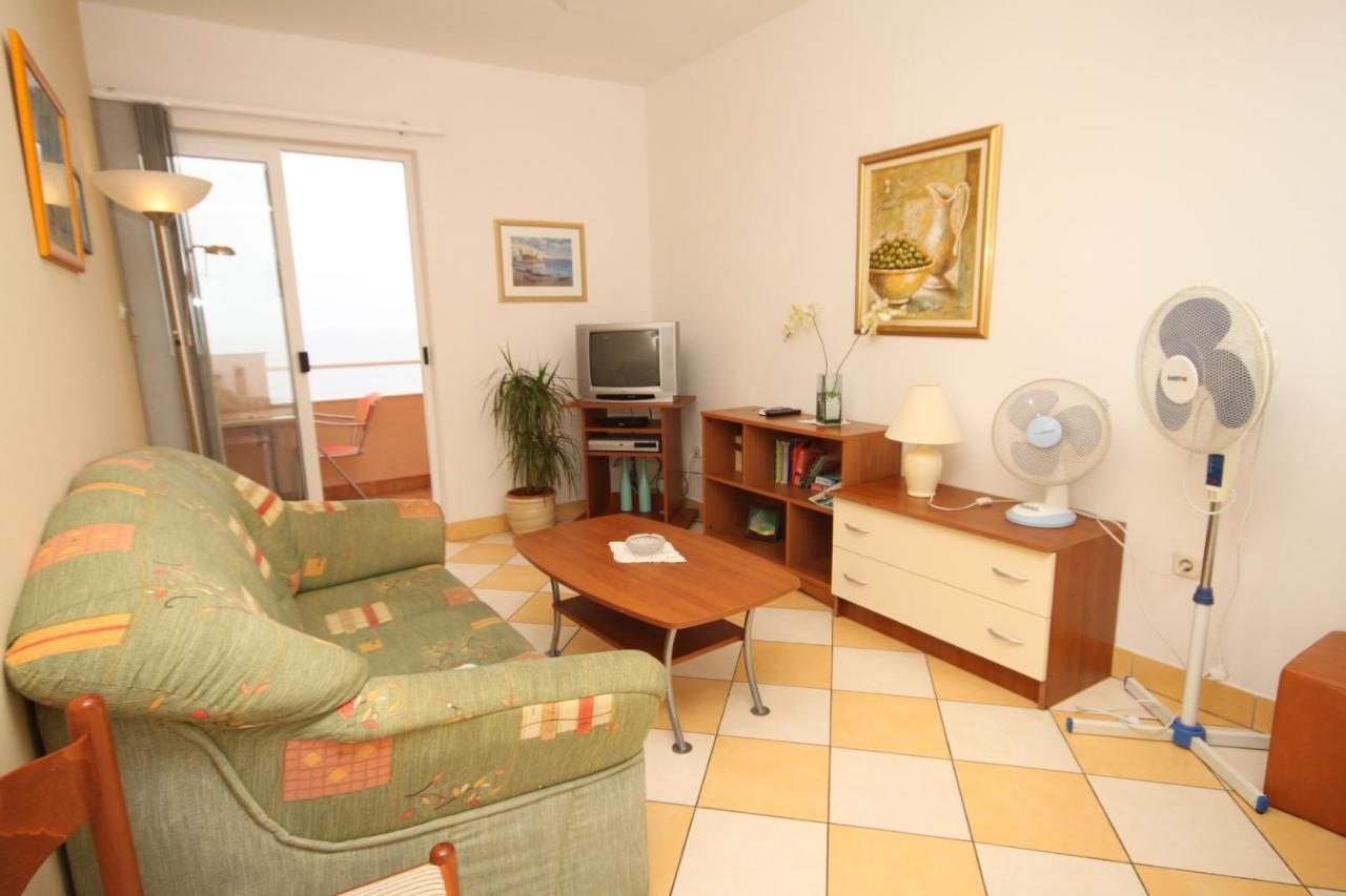 Appartamento con 2 Camere da Letto, Balcone e Vista mare