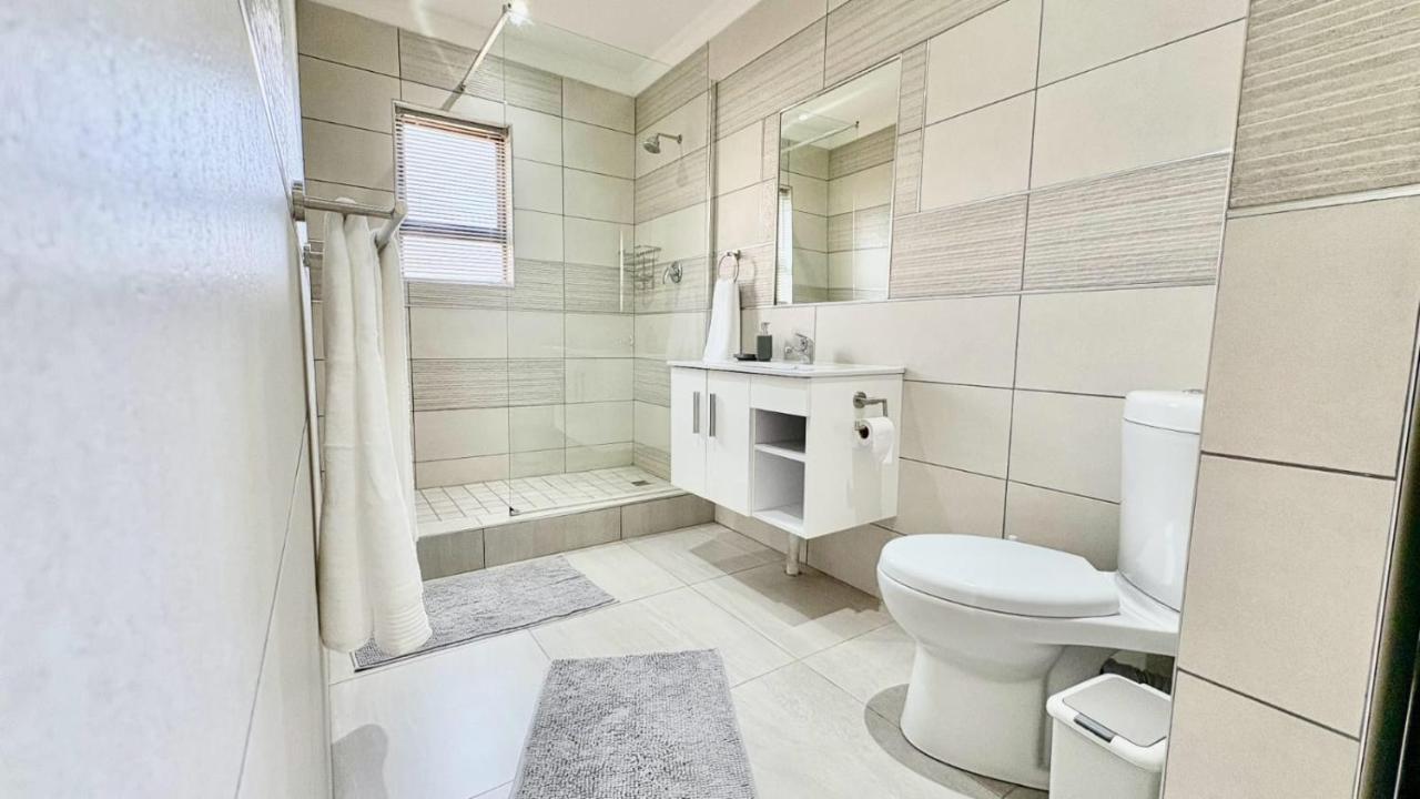 Camera Matrimoniale con Vista Montagna