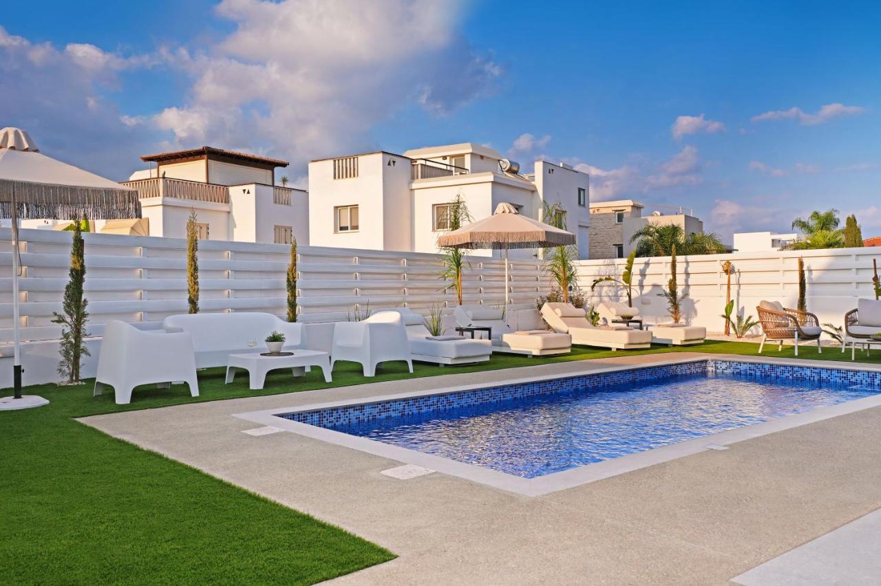 Villa Esmeralda - Luxury Villa in Pernera - B&B Paralímni