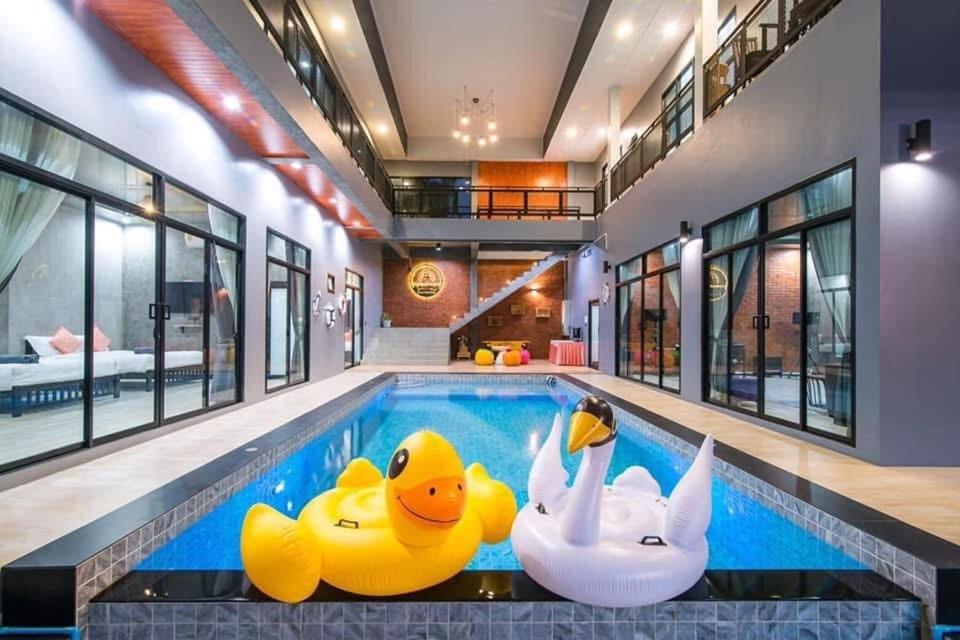 บ้านบรรยากาศ พูลวิลล่าชะอำ - B&B Ban Phu Wai