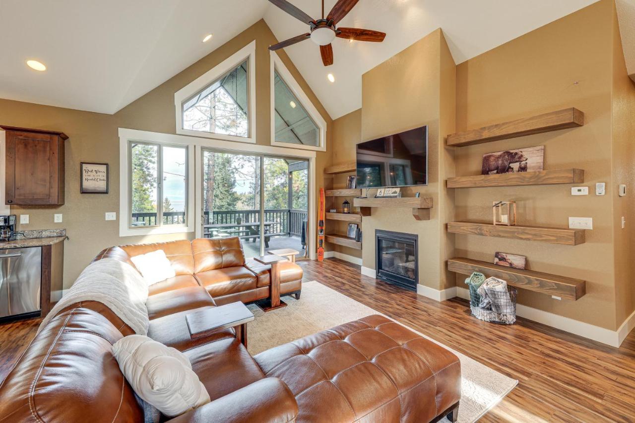 Deck + Views: Scenic Group Getaway in Lakeside! - Ferienwohnung Lakeside