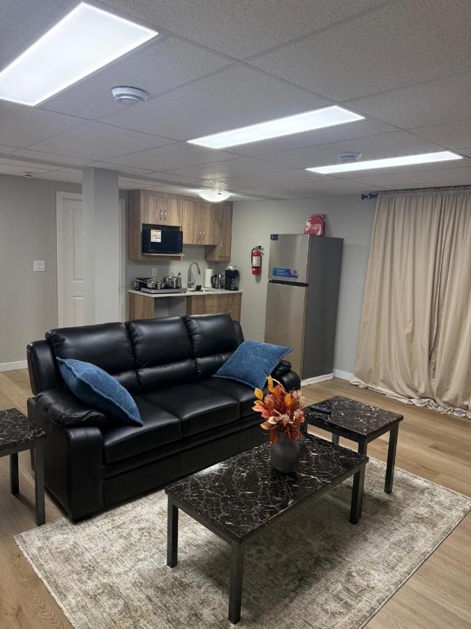 Comfy 2 Bedroom Basement suite - B&B Winnipeg