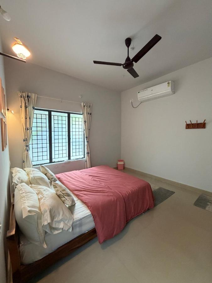 Grha -A Quiet 3BHK Home Among the Locals, with a Plunge Pool - B&B Varkala