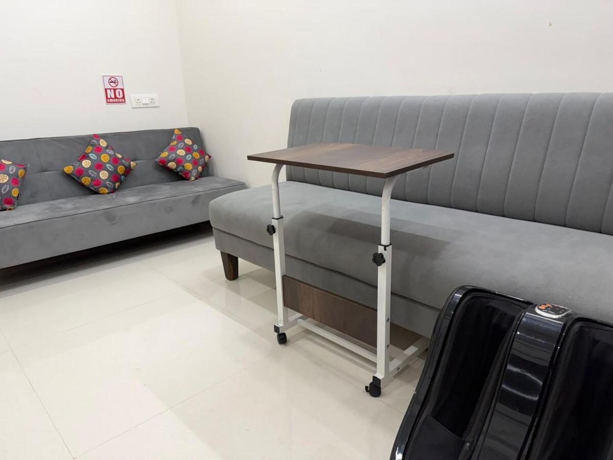 Ayushman Avenue Family 501 2BHK AC Massage Chair - Ferienwohnung Hyderabad