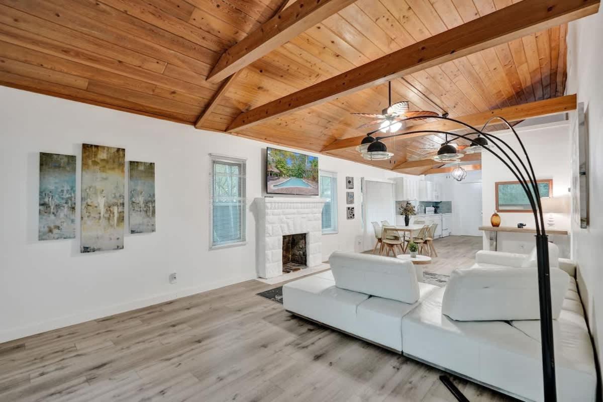 Tropical Oasis 2BR House w Pool - B&B Fort Lauderdale