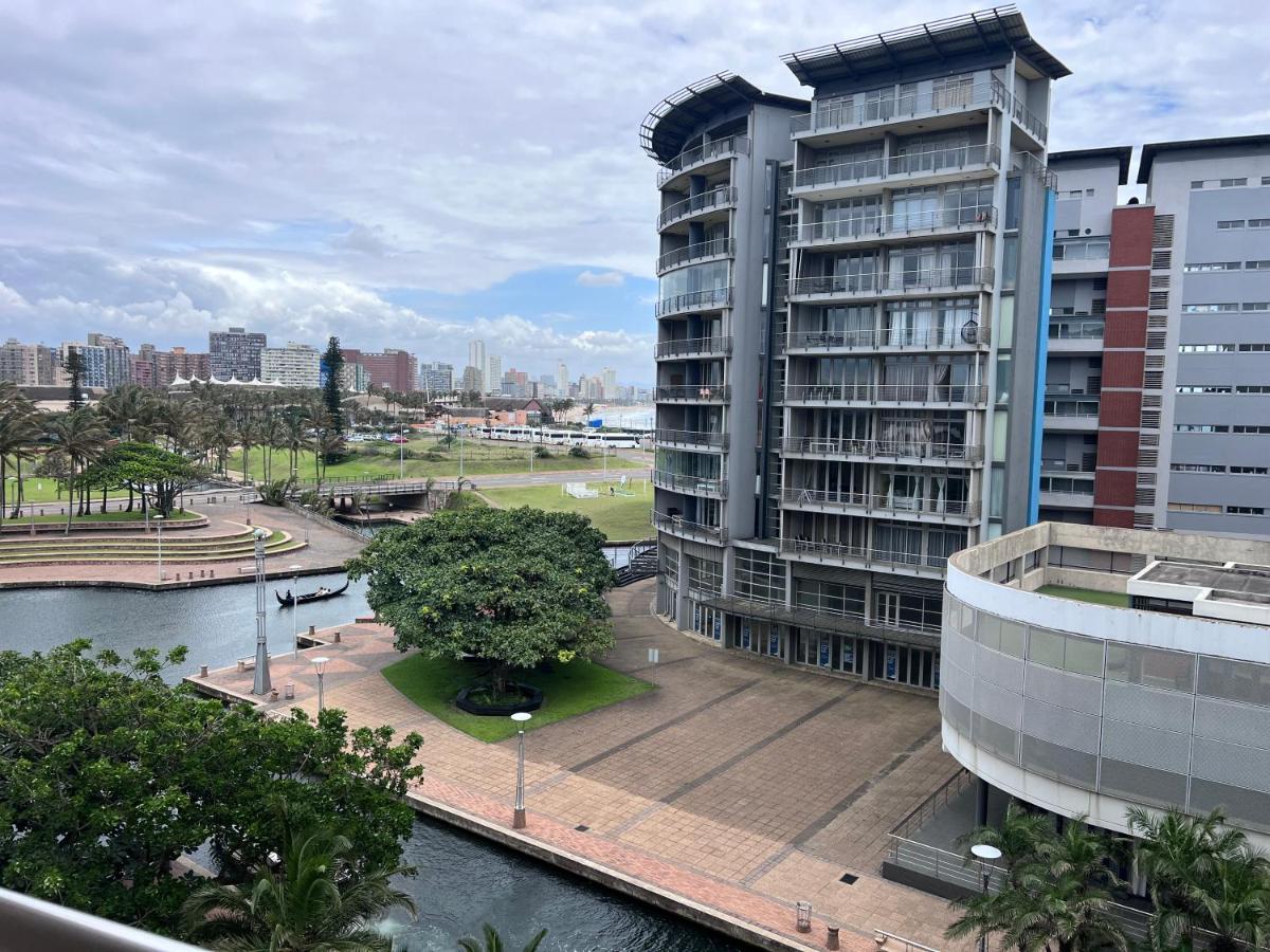 Seaview Horizon Ocean View Near Cruise Port Two-Bedroom Apartment - Chambres d'hôtes Durban