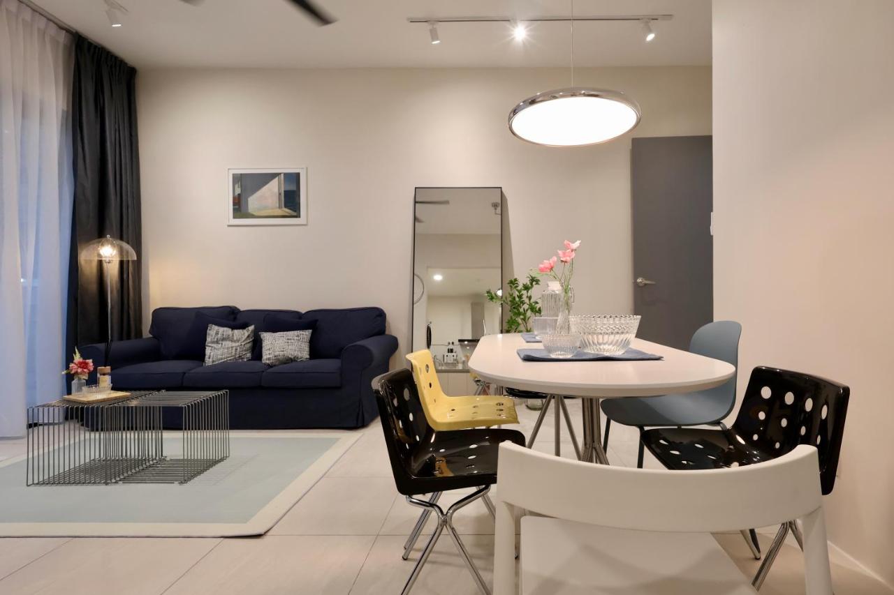Apartment mit 4 Schlafzimmern und einem Balkon 