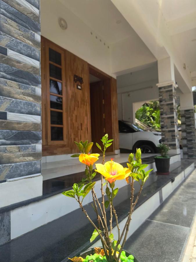 Salora by Mohanam Comfort Homes - Chambres d'hôtes Kanniyāpuram