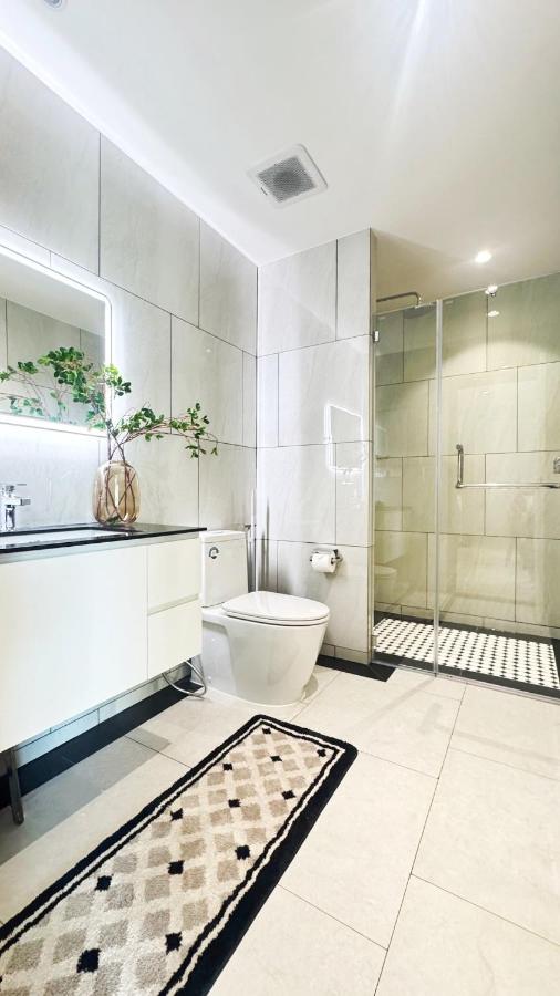 Bright Modern Phuket Home Title Legendary Bangtao - B&B Bang Tao Beach