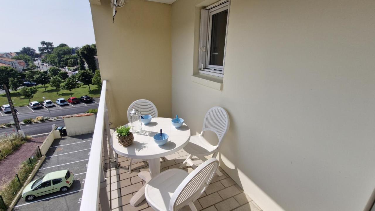 Royan - APPARTEMENT VUE MER - proximité plage et parking privatif - Chambres d'hôtes Royan
