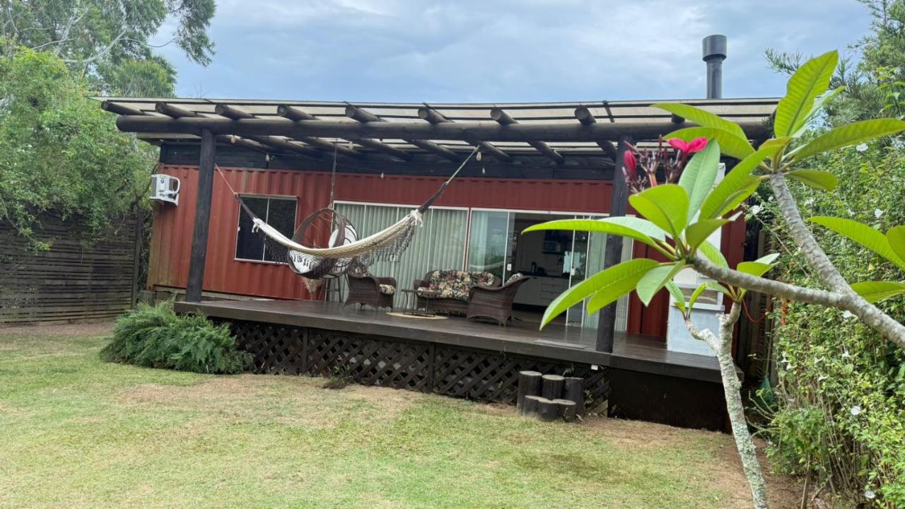 Casa Container na Praia do Rosa / Ibiraquera - B&B Imbituba