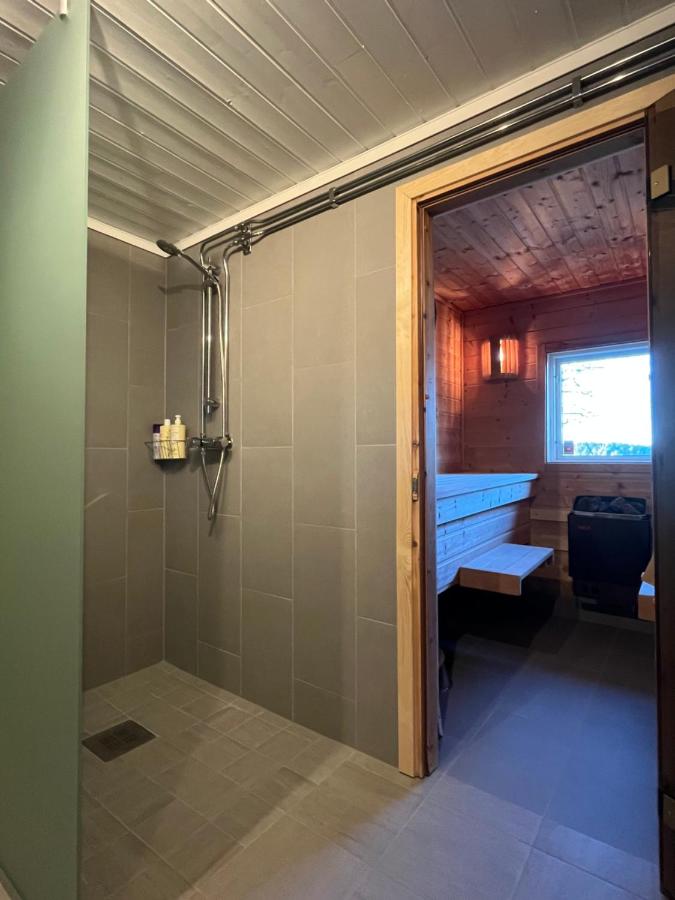 Sjönära boende i Brommösund Torsö Mariestad - B&B Brommösund
