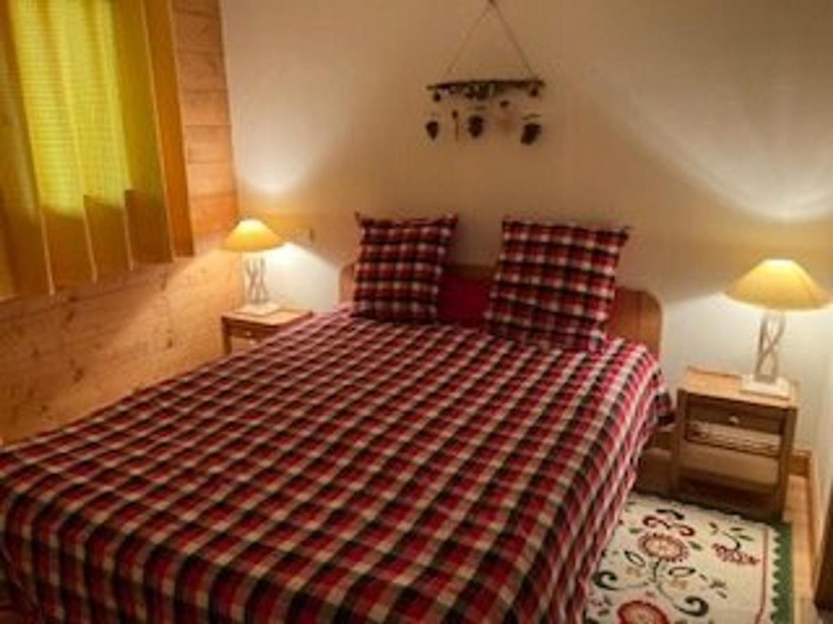 Spacieux T3, 6 pers, calme, balcon, parking, casier à skis, navette à 150m - FR-1-572-278 - Chambres d’hôtes Arâches-la-Frasse