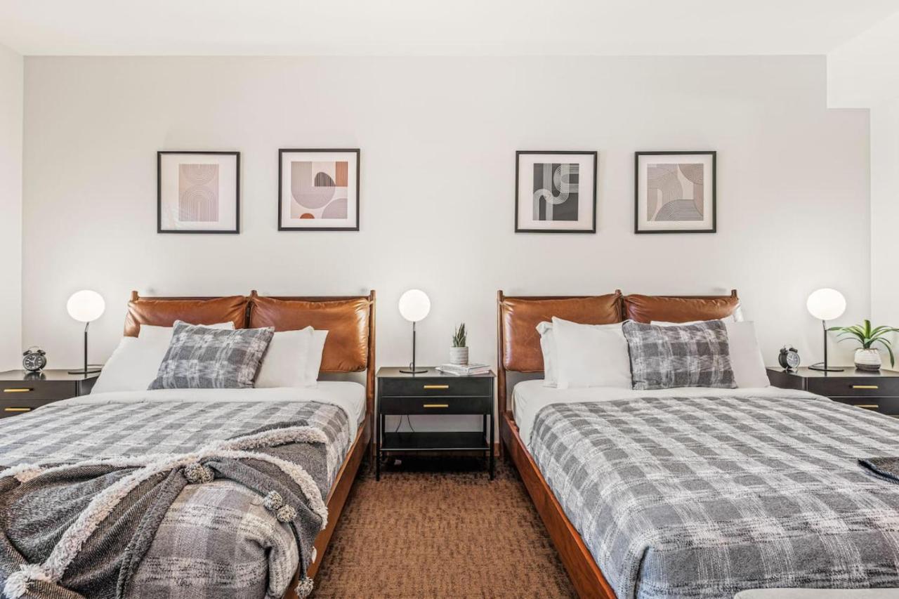 Luxury 1750sf Condo In DT Canmore Sleeps 10 - B&B Canmore