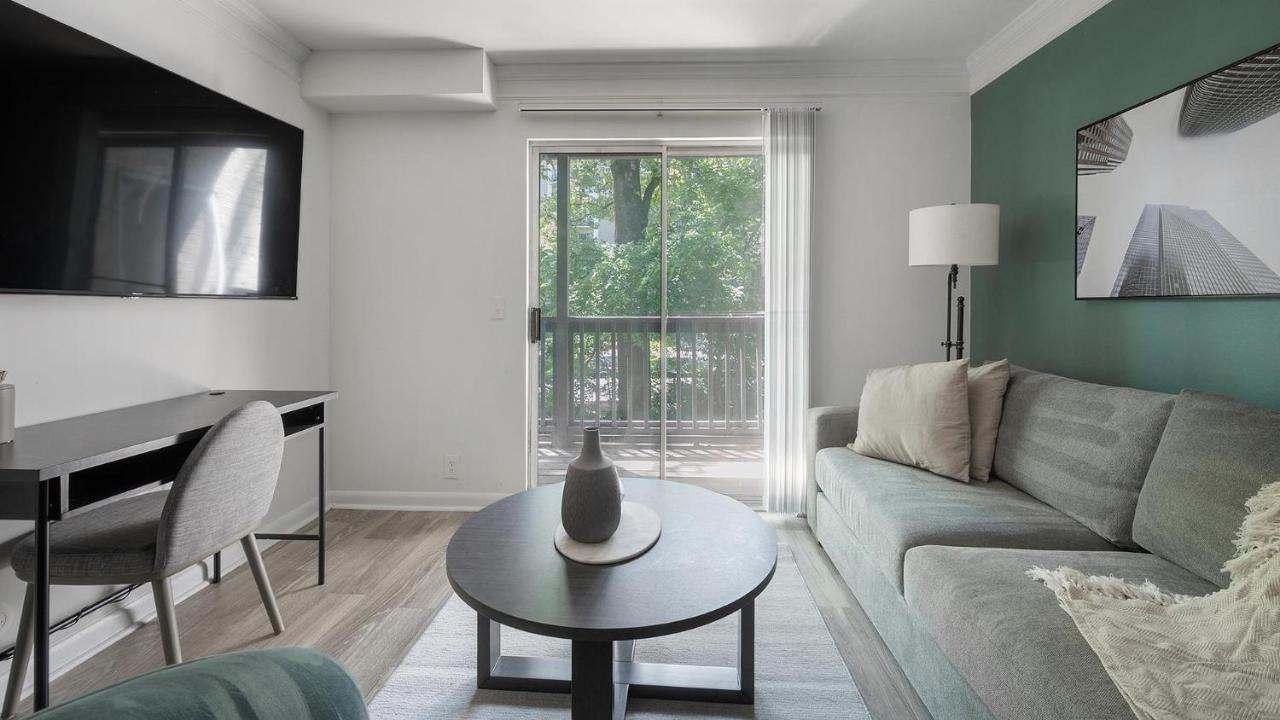 Landing Apartments - The Metropolitan - B&B Nashville