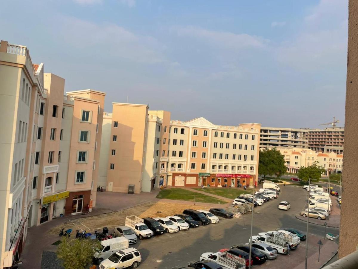 Studio in International City, Newly renovated with balcony! - B&B Dubai