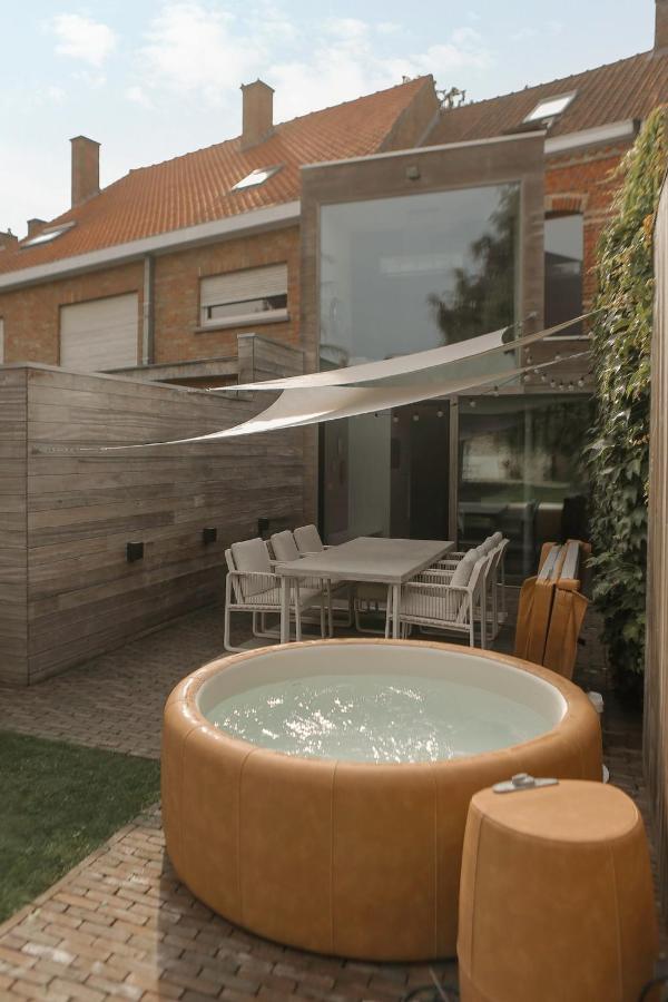 VDM - House with character & jacuzzi in the heart of Ypres - Chambres d'hôtes Ypres
