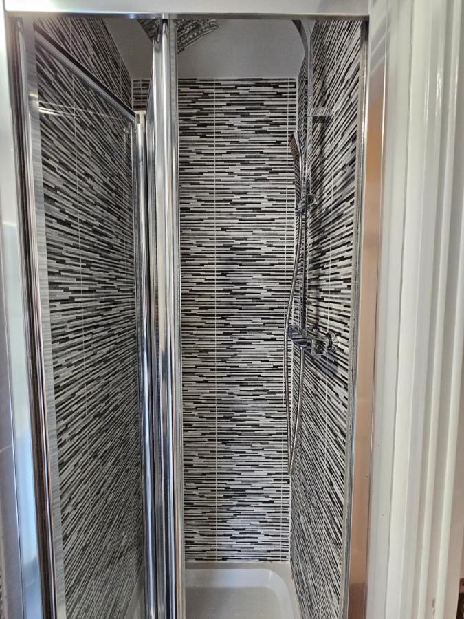 Barking Academy Central guest house - B&B Dagenham