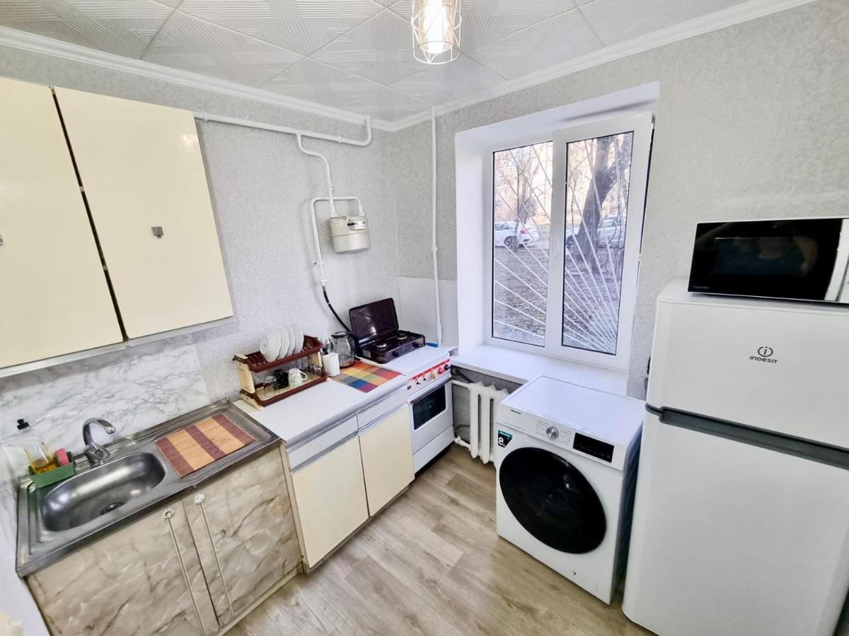Бюджетная кв в парке - Ferienwohnung Chişinău