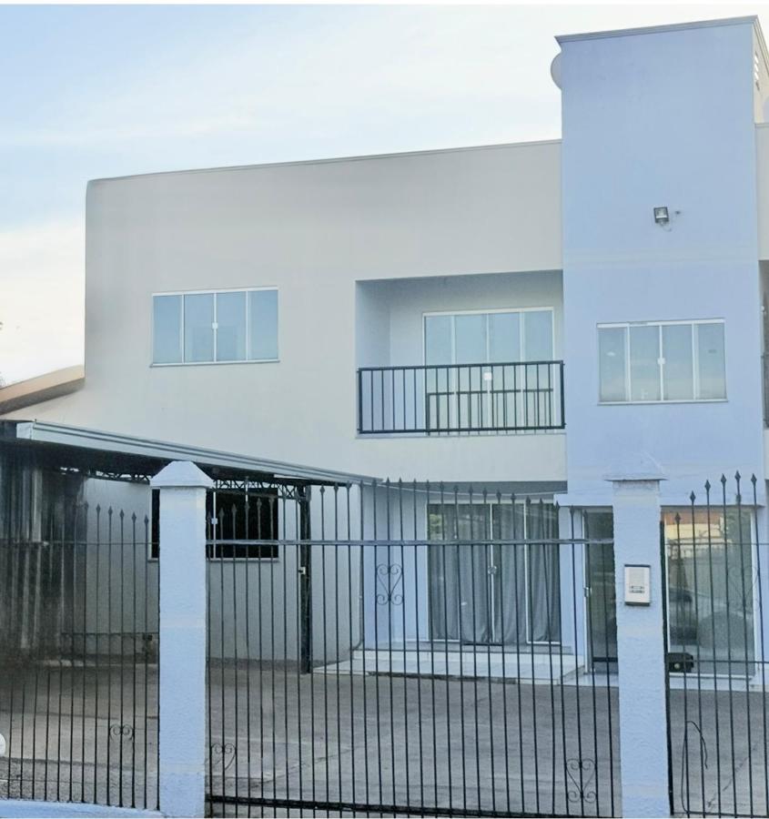 Ap Conforto no Centro de Sinop - Bed and Breakfast Sinop