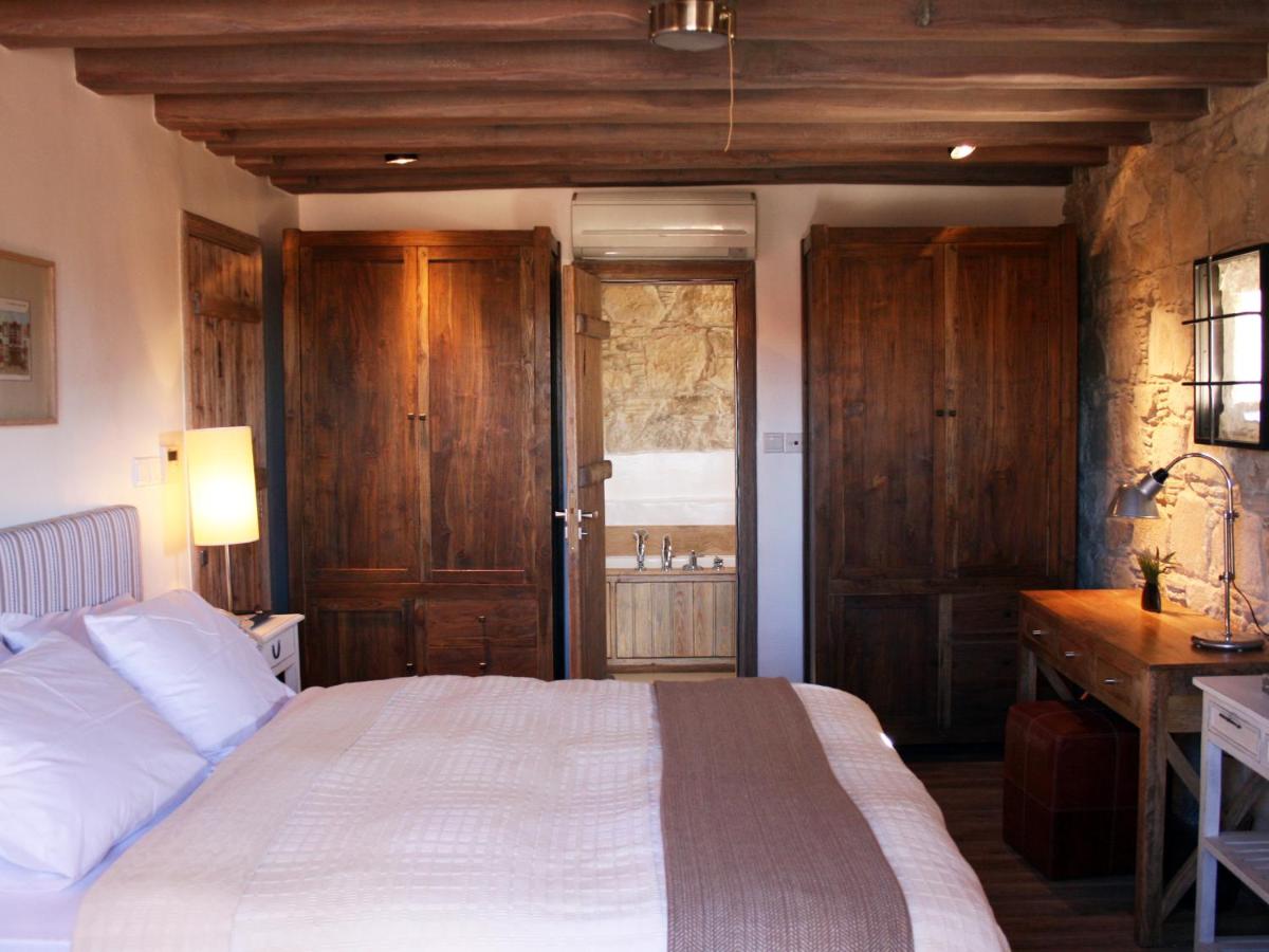 Three-Bedroom Cottage with Fireplace & Spa Bath (Schoolmaster's)