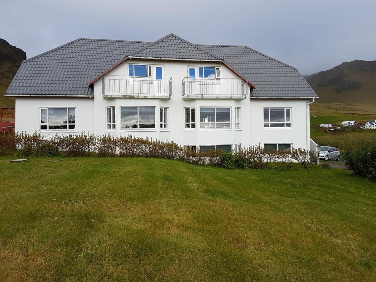 Guesthouse Carina - B&B Vik