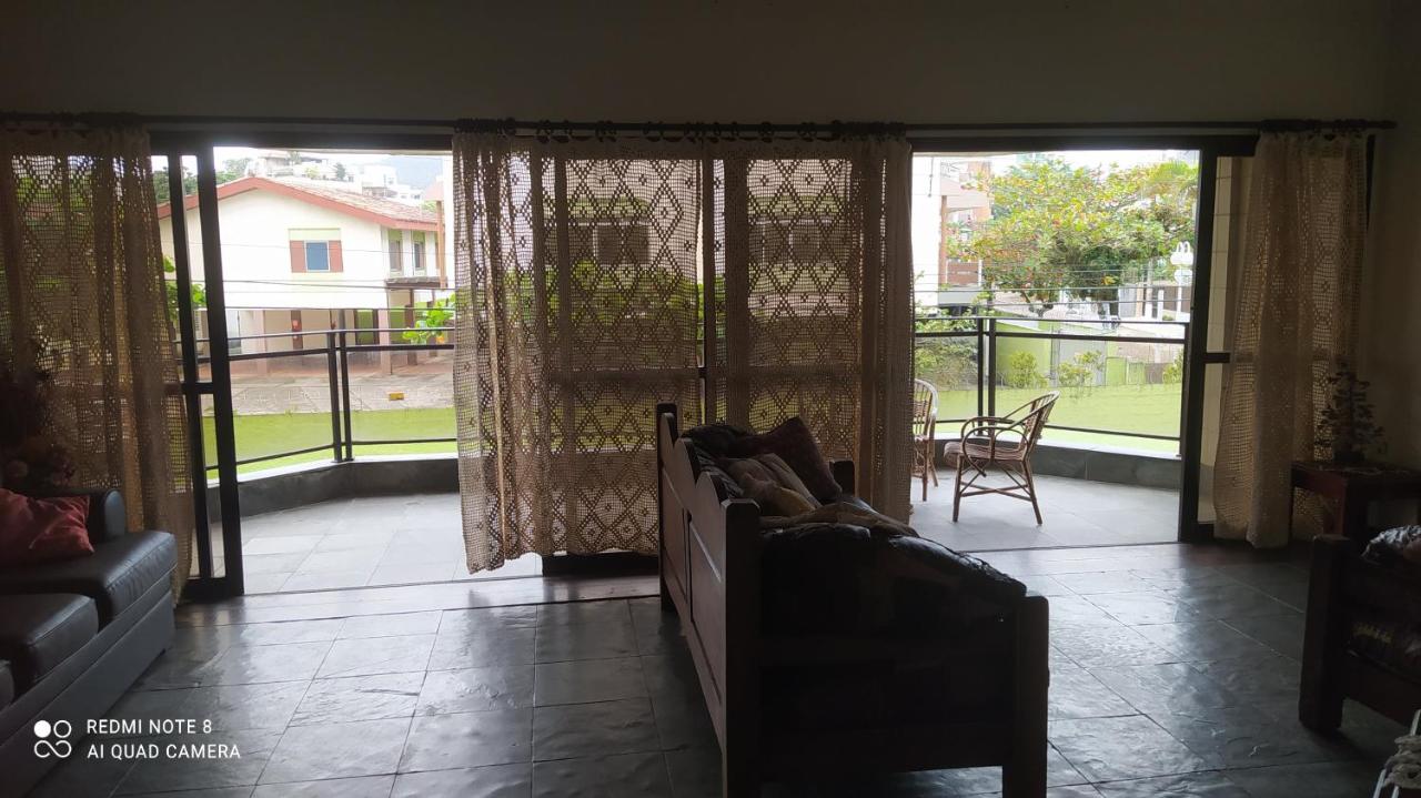 Apartamento espaçoso Guarujá enseada - Bed and Breakfast Guarujá