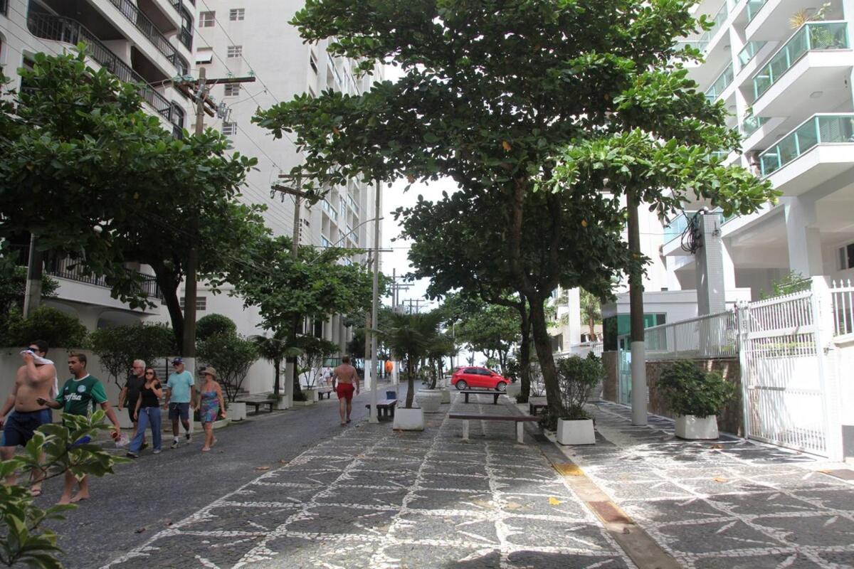 GUARUJÁ Pitangueiras - quadra da praia - B&B Guarujá