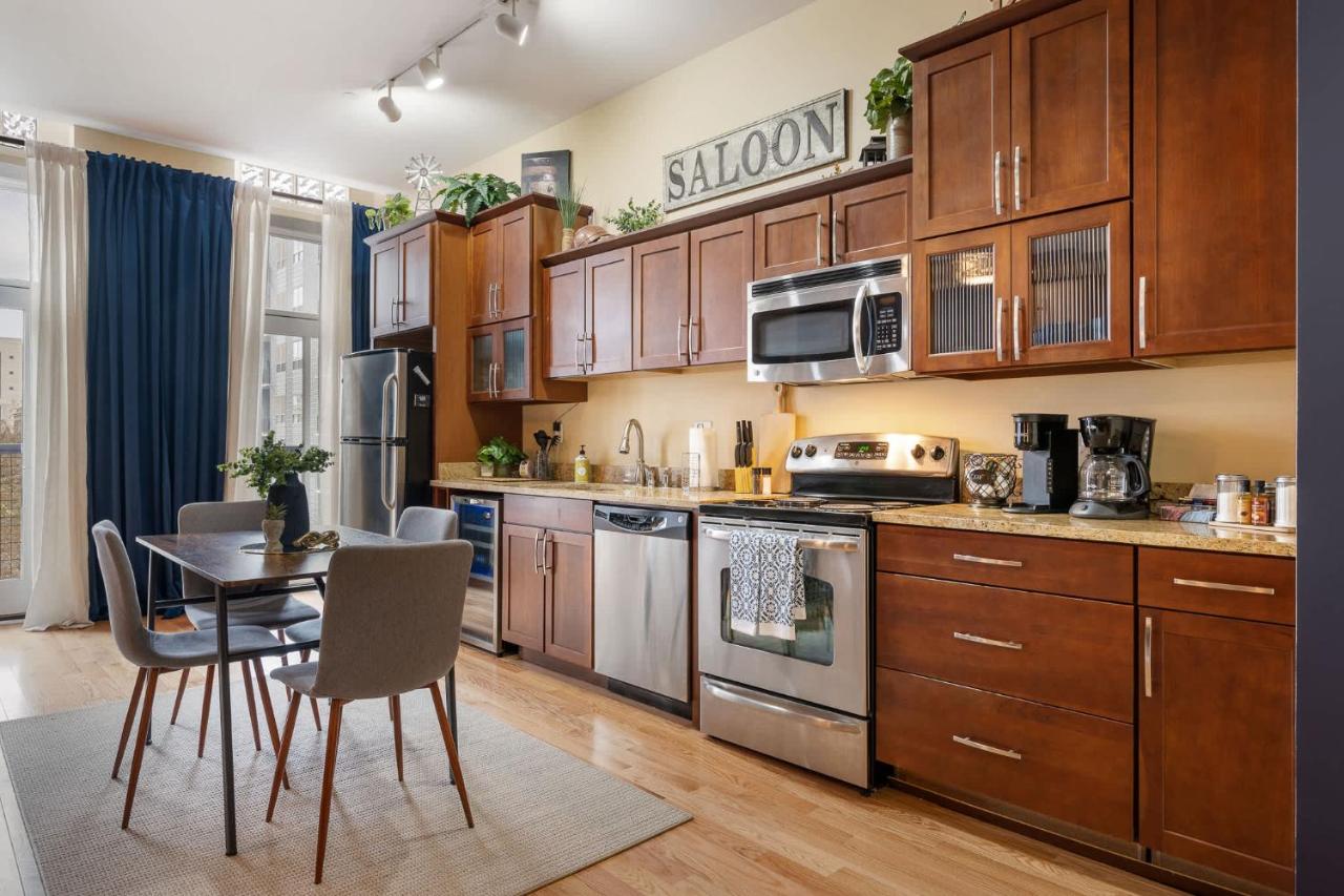 Fourth Street Suite - Garage - Kitchen - Bed and Breakfast Louisville