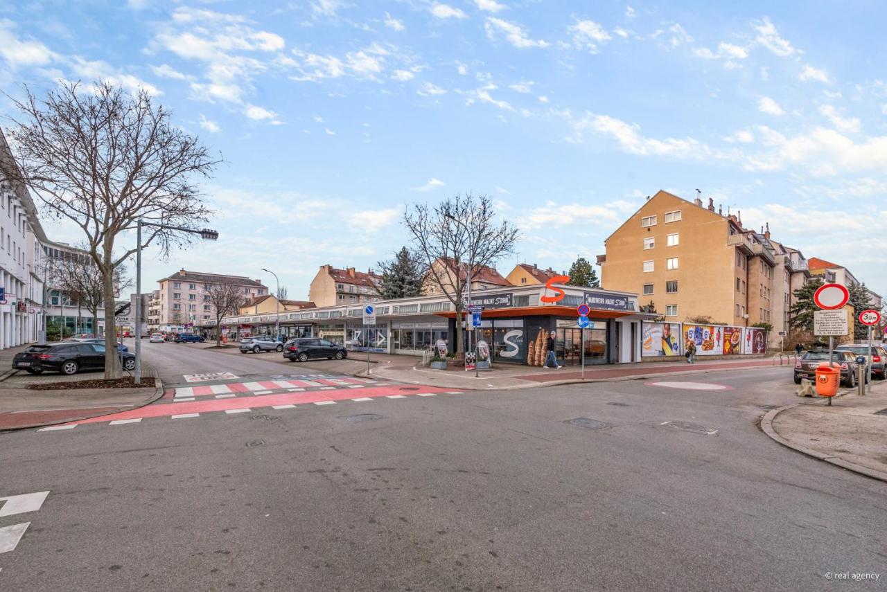 Big 1 Bedroom Apartment near Airport & City Center - Ferienwohnung Schwechat