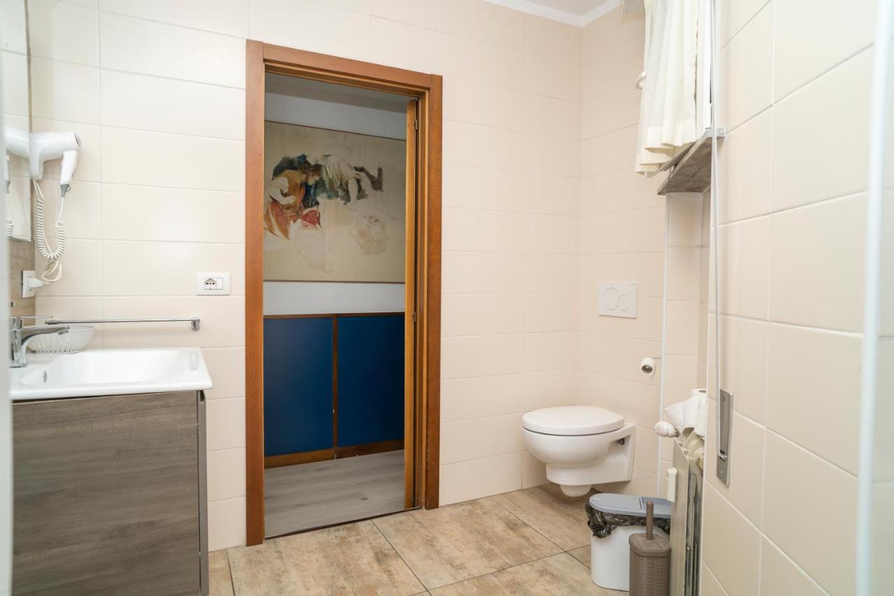 Standard Double Room with Shared Bathroom